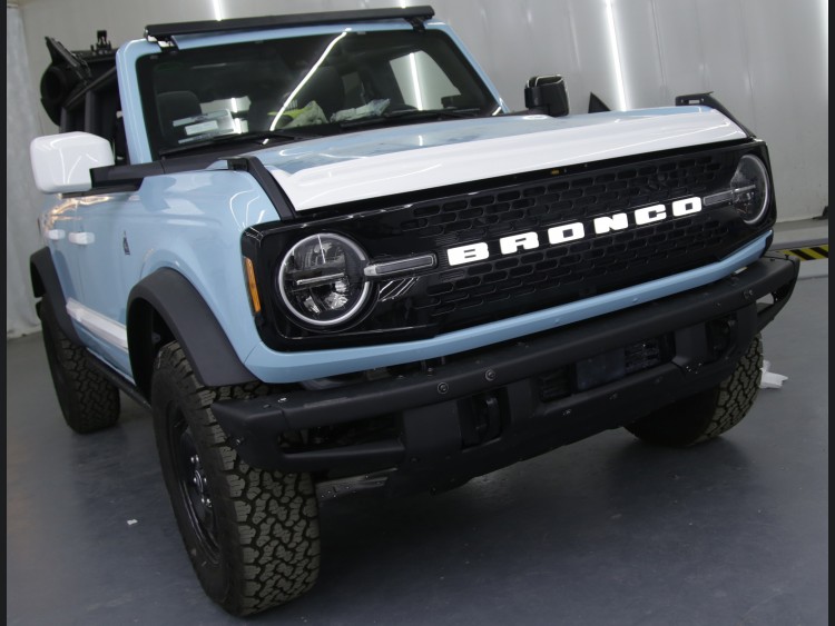 Ford Bronco Front Grille Letter Kit - LED  - Illuminated - White 